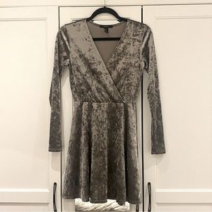 FOREVER21 VELVET SILVER DRESS